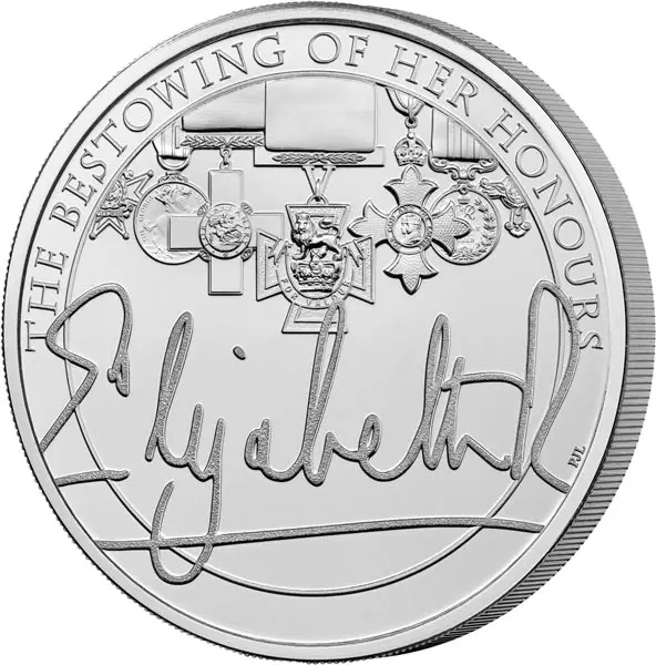 3 x 5 Pounds Großbritannien The Queens Reign Collection 2022